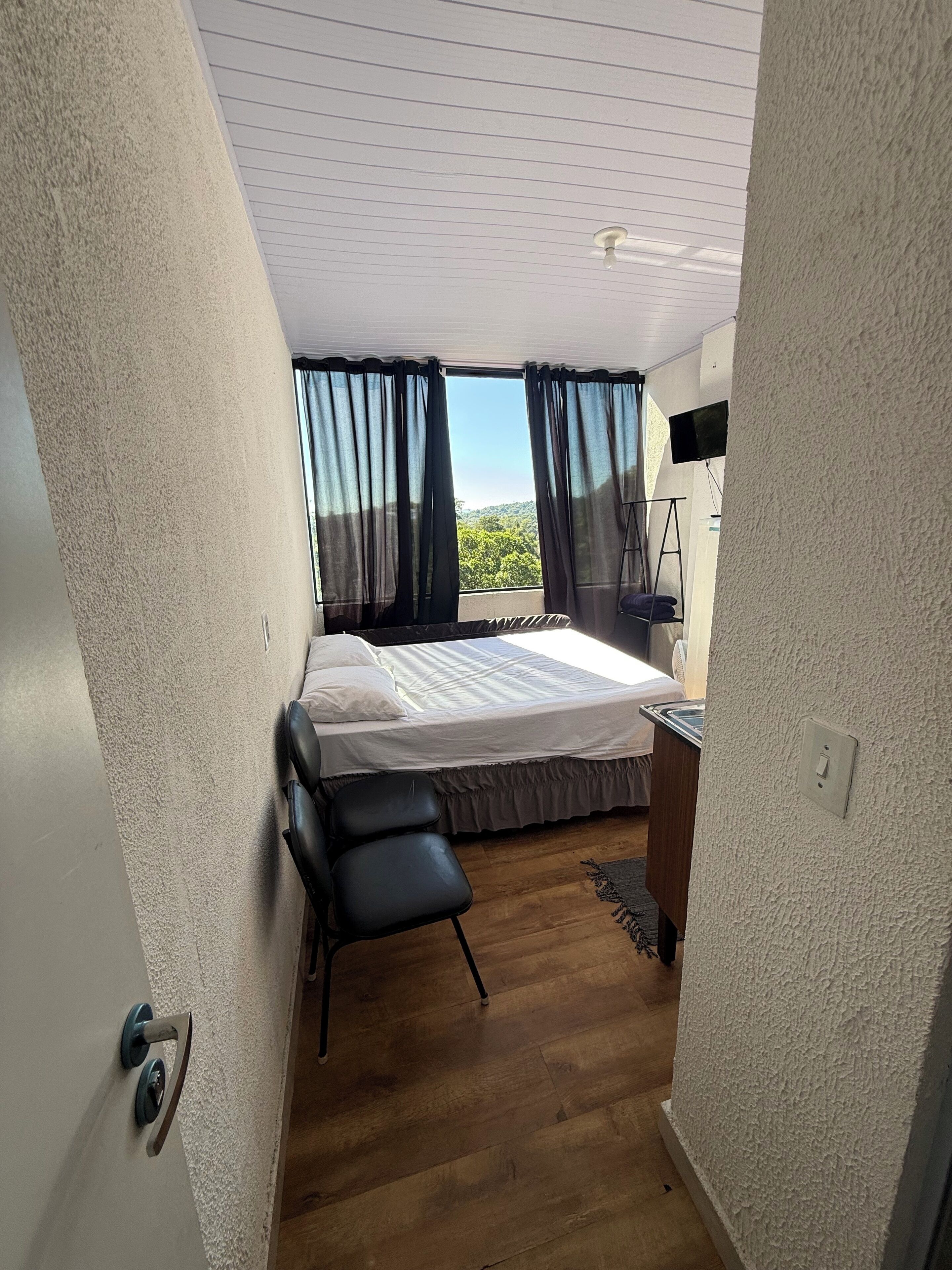 1 habitación, internet y ropa de cama 