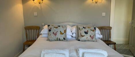 Comfort Double Room | Iron/ironing board, free WiFi