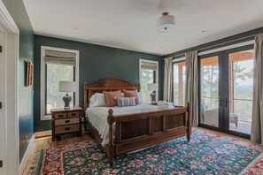 Room - Forever Farm: Luxury House w/ Mtn Views (Faber)