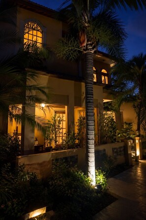 Exterior - Private Villa in a Tropical Beachfront Paradise (Playa Langosta)