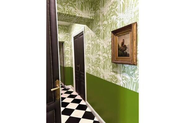 Interior - Vrbo Property (Roma)
