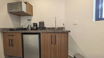 Estudio Confort, 2 camas Queen size | Cocina privada | Frigobar, microondas, parrilla de estufa y utensilios de cocina
