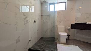 Comfort Studio, 1 King Bed, Balcony | Bathroom | Shower, hair dryer, towels, soap