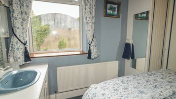 4 slaapkamers, gratis wifi, individueel gedecoreerd