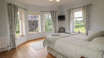 4 bedrooms, individually decorated, individually furnished, free WiFi