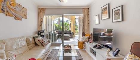 Apartment (3 Bedrooms) | Front of property