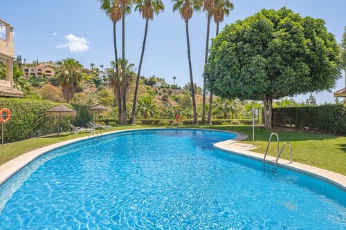 Lalq13 Stunning Frontline Golf 3 Bed Apt