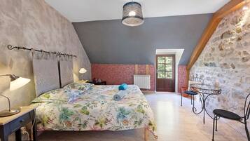 WiFi, bed sheets