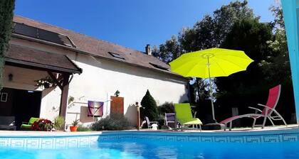 Bed and Breakfast 'Escargot Des Bois - Suite Junior' with Shared Pool, Shared Terrace and Wi-Fi