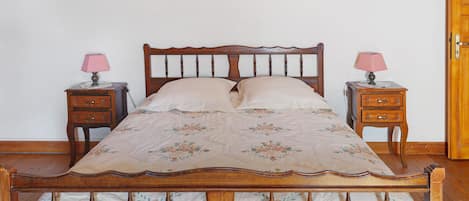 1 habitación, wifi y ropa de cama
