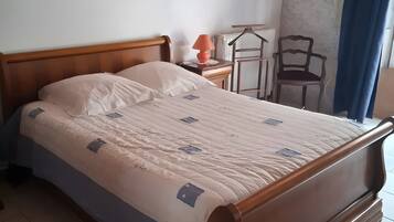 WiFi, bed sheets