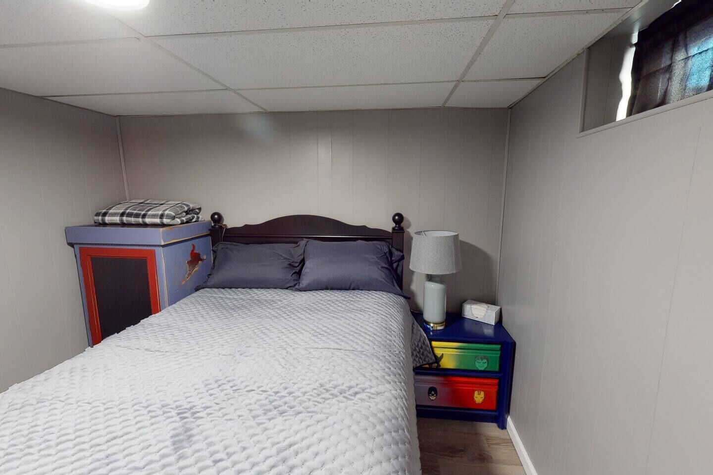 7 dormitorios, tabla de planchar con plancha, cuna de viaje y Internet
