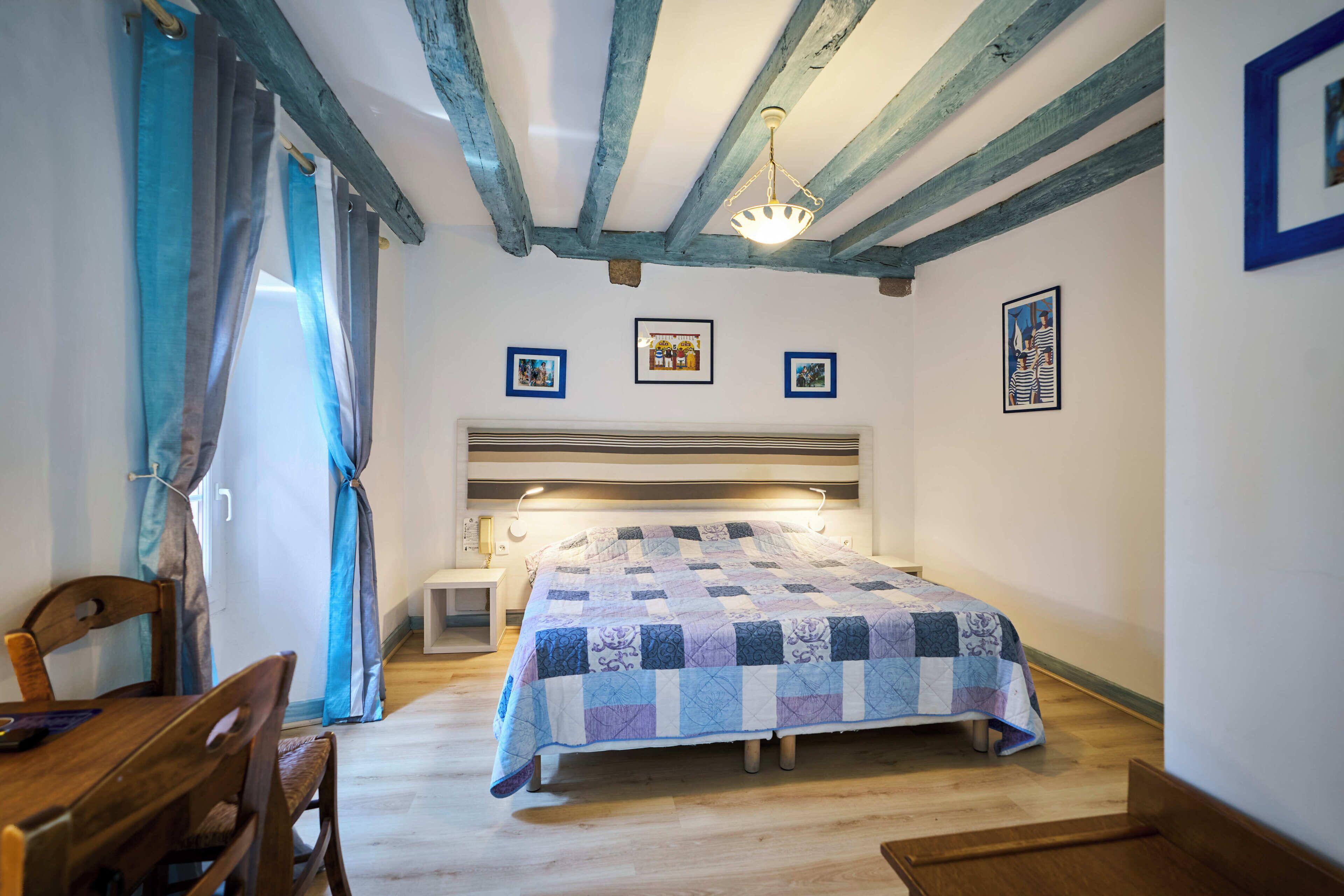 WiFi (free), bed sheets
