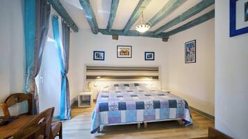 WiFi (free), bed sheets
