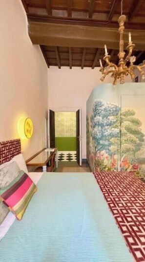 Iron/ironing board, WiFi, bed sheets - Superior King Room "Madeline" - Charm, design and views of authentic Rome (Roma)