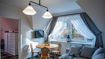 Deluxe-Apartment, Gartenblick | Wohnbereich