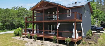 Cozy White River Retreat - Private Hot Tub & Deck