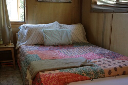 Amazing Topanga rental with AC, located 15 min to Topanga Beach