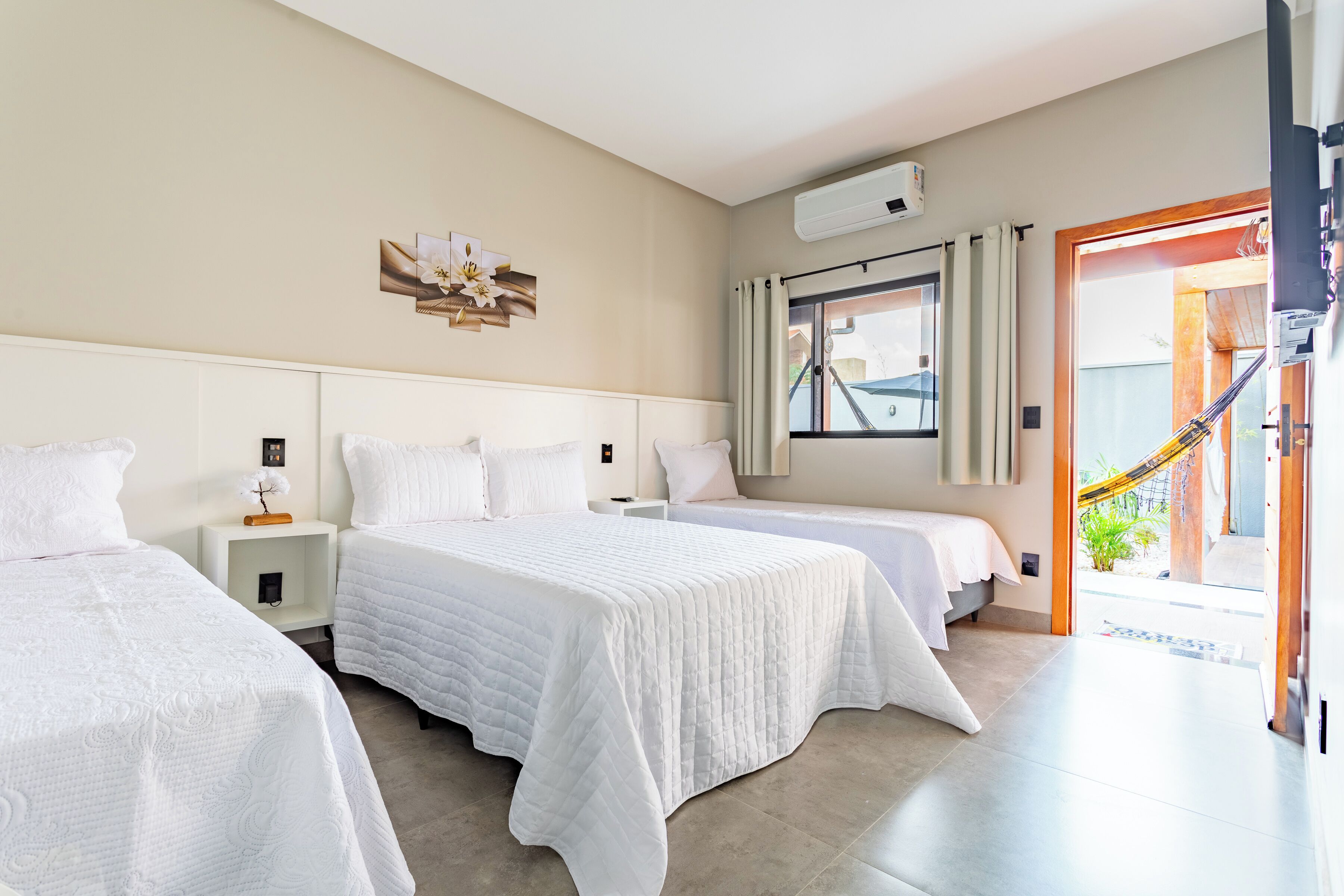 Basic Chalet | Individually decorated, blackout drapes, iron/ironing board, free WiFi