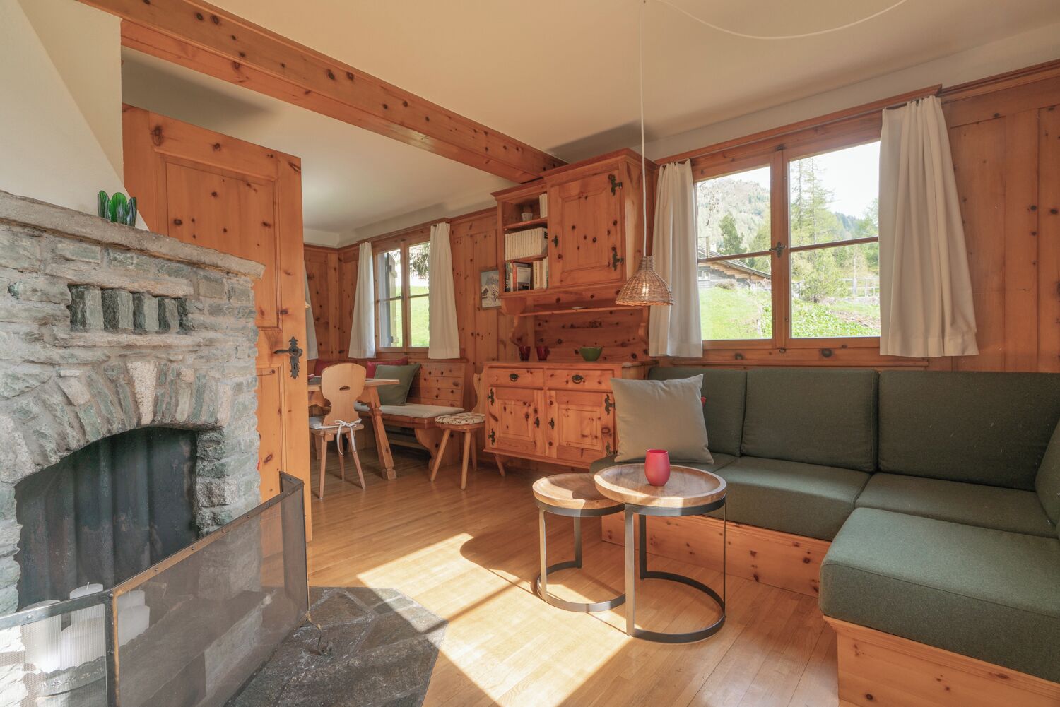 Fernseher, Kamin