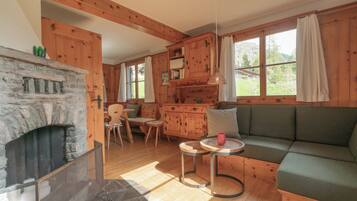 Fernseher, Kamin