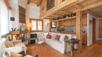 Fernseher, Kamin