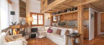 Chesa Cavril – A Charming Historic House with a Lake View