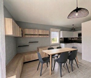 Dining - Charming T3 Trébeurden with terrace, close to beaches and shops (Trébeurden)