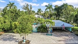 Unclassified image, 2 of 6, button - THE ATOMIC ART MALUTKI DOMER™  HGTV Artist-Designed Tiny House Retreat Sleeps 4 (Fort Myers)