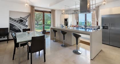 Villa 'In Langa' with Mountain View, Private Pool and Wi-Fi