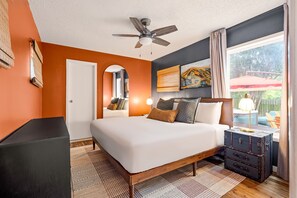 Desk, iron/ironing board, free WiFi, bed sheets - Western Tailgate -Sleeps 15, Hot Tub, Bocce, by UT (Austin)
