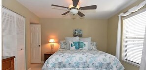 Room - Waterfront Paradise - Dolphins, Dock & Coastal Charm (Punta Gorda)