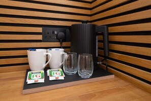 Kaffee und/oder Kaffeemaschine