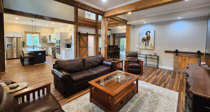 Private Barndominium Style Lodge on 40 Acres/ Pets/ Fire Pit/River Access