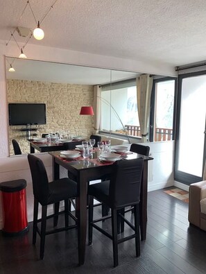 Dining - Bright & Cosy apartment with parking and beautiful view (Orcières)