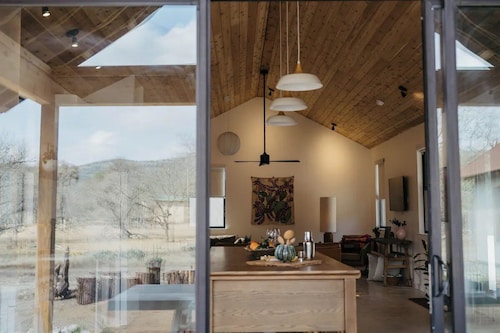Rustic Lodge at Cold Springs: Nature Trails & Peace | Secluded Ranch Retreat