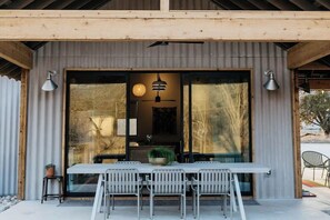 Outdoor dining - Rustic Lodge at Cold Springs: Nature Trails & Peace | Secluded Ranch Retreat (Concan)