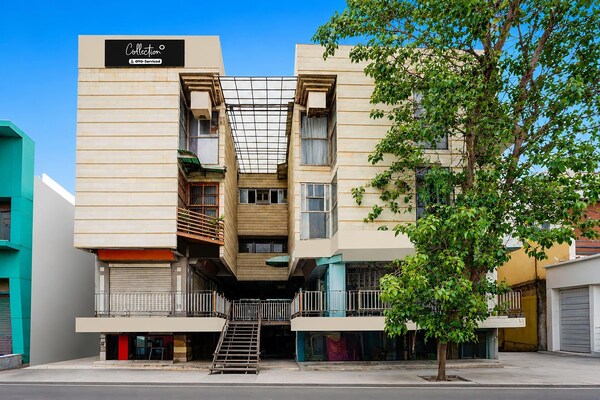 Deluxe Hotel Navjivan - Ahmedabad