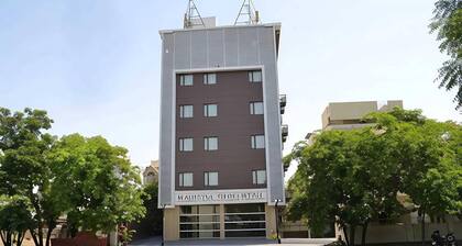 Deluxe Hotel Navjivan