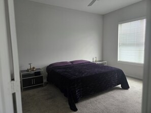Room - Cozy 2-bedroom apartment with AC in enjoyable Buckhead Atlanta neighborhood. (Atlanta)