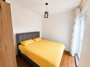 Iron/ironing board, Internet, bed sheets