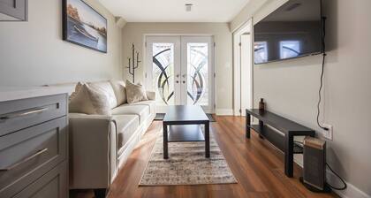 Cozy 2BD Walkout Basement Suite Near Transit & Downtown Toronto