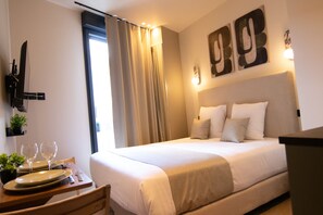 Room - Suite-Family-Wet room-City view (Boulogne-Billancourt)