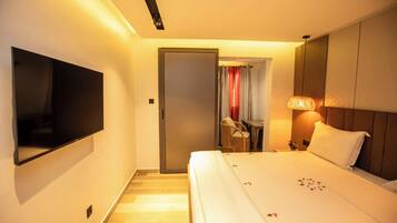 Chambre Double, balcon | Wi-Fi gratuit