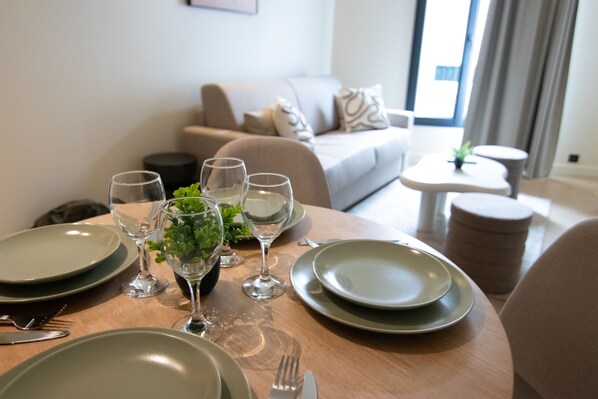 Living area - Apartment-Deluxe-Wet room-City view (Boulogne-Billancourt)
