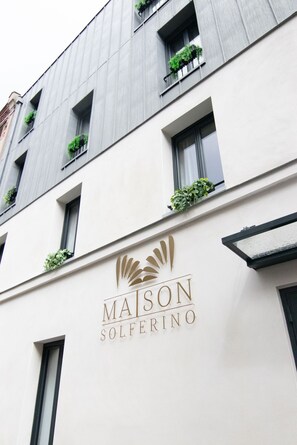 Exterior detail - Apartment-Deluxe-Wet room-City view (Boulogne-Billancourt)
