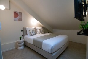 Room - Studio-Family-Wet room-City view (Boulogne-Billancourt)