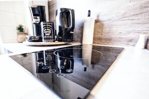 Kaffee und/oder Kaffeemaschine