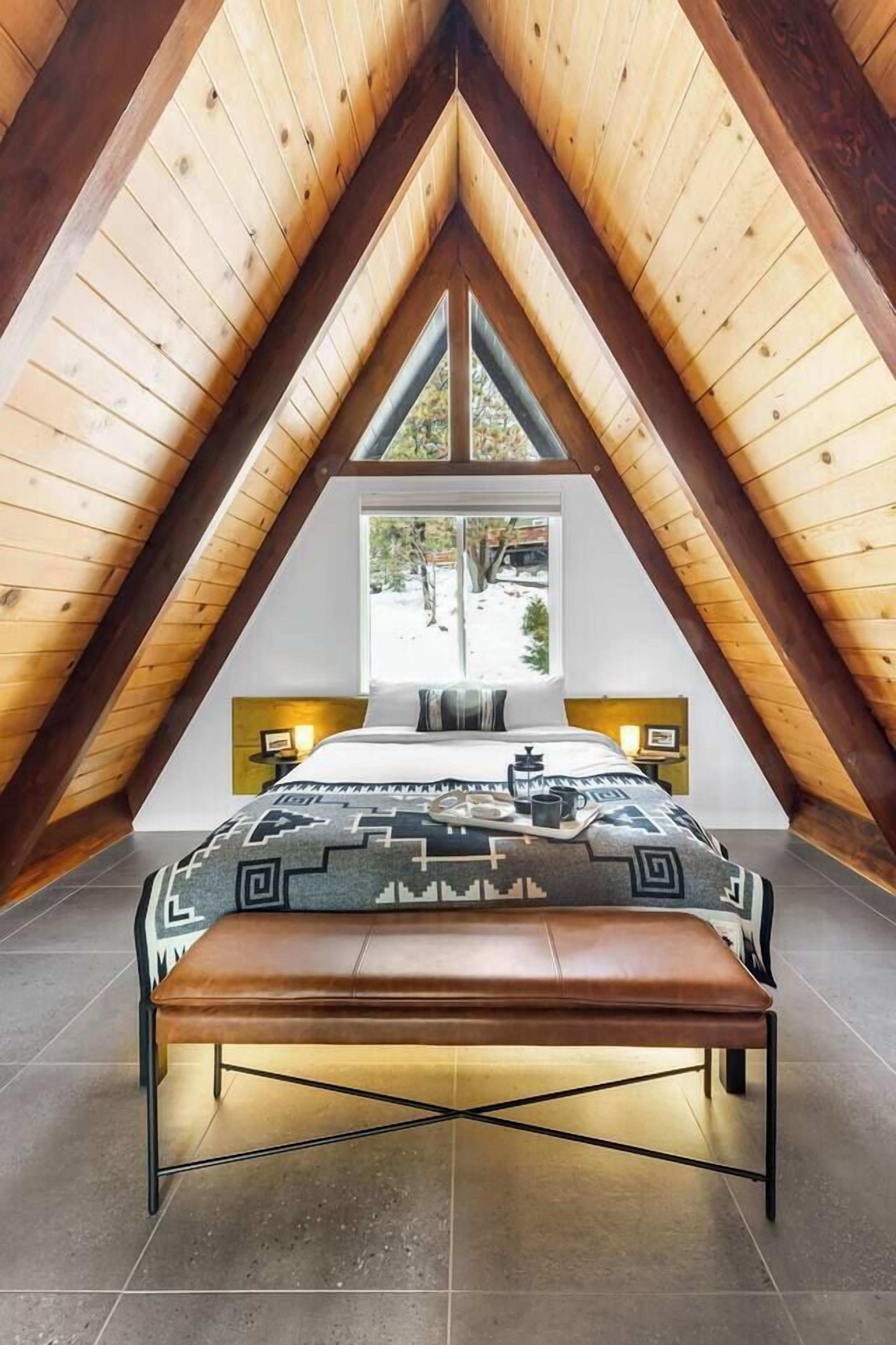 Desk, iron/ironing board, travel crib, WiFi