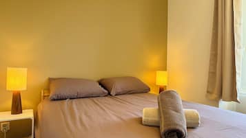 WiFi, bed sheets